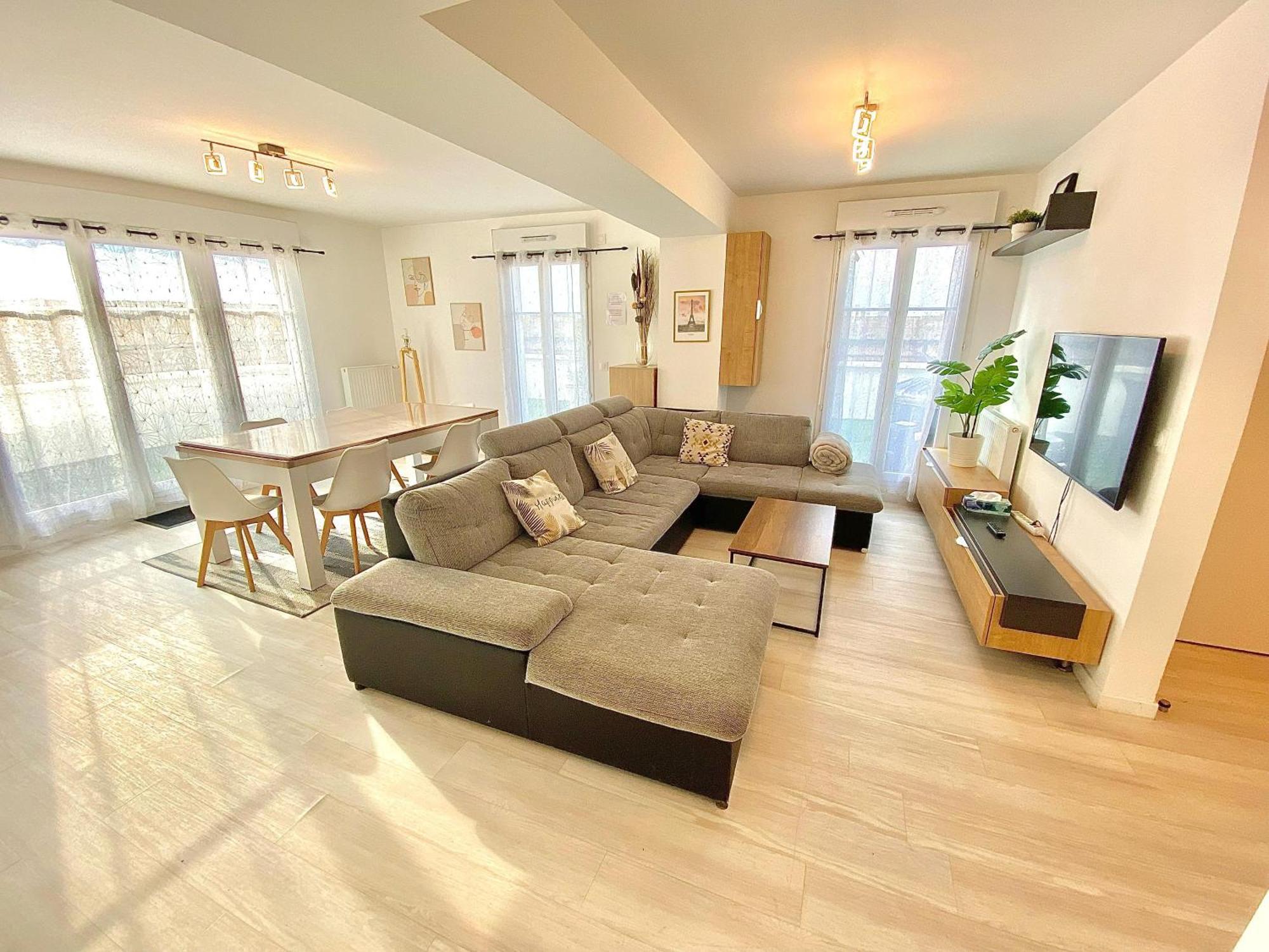Le Prestige Terrasse-Cocon Familial Cosy, Billard & Jacuzzi Avec Vue Sur Paris Apartamento Le Blanc-Mesnil Exterior foto